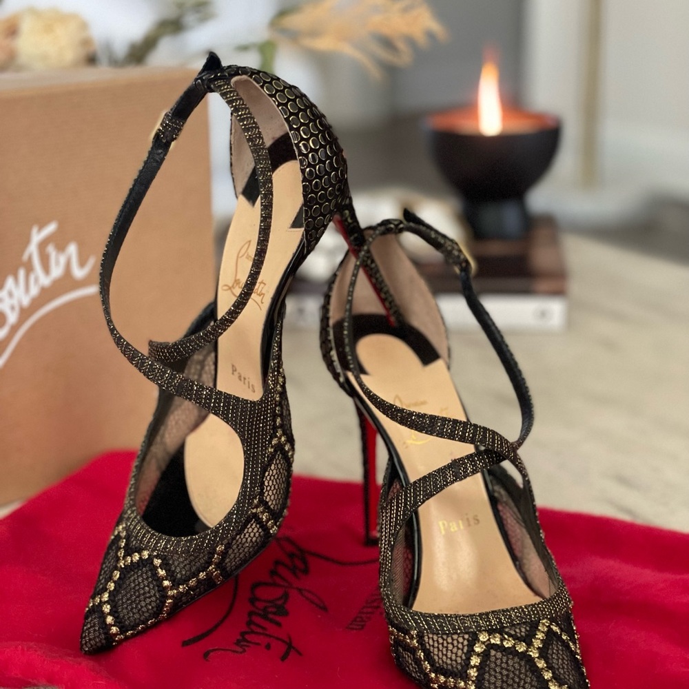 Christian Louboutin Twistissima 100 black & gold size 7.5 (fits US size 7).